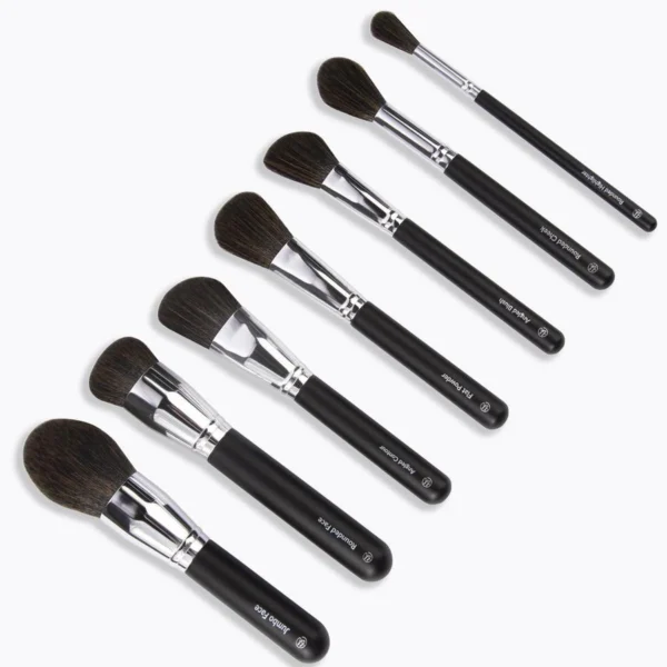Face-Essentials-7-Piece-Brush-Set-Overhead-Angled_900x_69c229c5-063b-4920-acbf-5895730c68fd_1024x1024